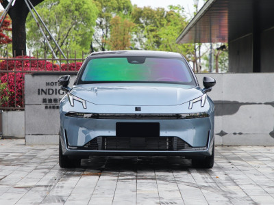 Lynk&Co 07 Фото №2